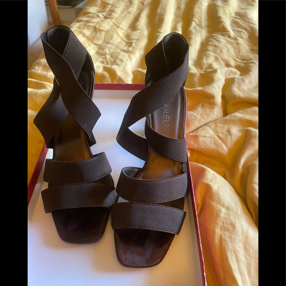 Brown 7.5 Crisscross heeled sandals